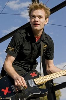 01 Deryck.jpg